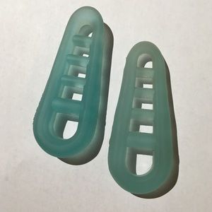 Gel toe exercisers.